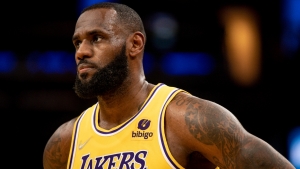 LeBron calls for Lakers urgency after third straight defeat despite return