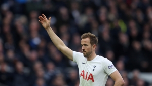 Kane can find happiness by winning a trophy with Tottenham, says Gerrard