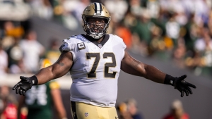 Dolphins sign Pro Bowl tackle Armstead to five-year contract