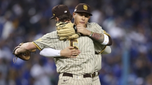Padres tie up NLDS with thrilling win over Dodgers, Wright stars as Braves shut out Phillies