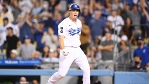 Smith hits walk-off homer for Dodgers, Altuve doubles up, Cubs come back