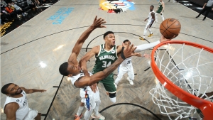 Giannis&#039; Bucks claim 15th straight win, Morant posts triple-double against Lakers