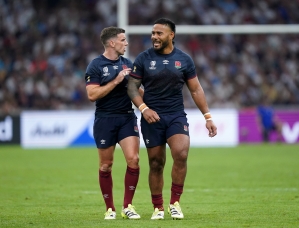 Manu Tuilagi laughs off adversity after 14-man England grind out win