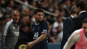 PSG boss Pochettino insists &#039;no issues&#039; with Messi after substitution