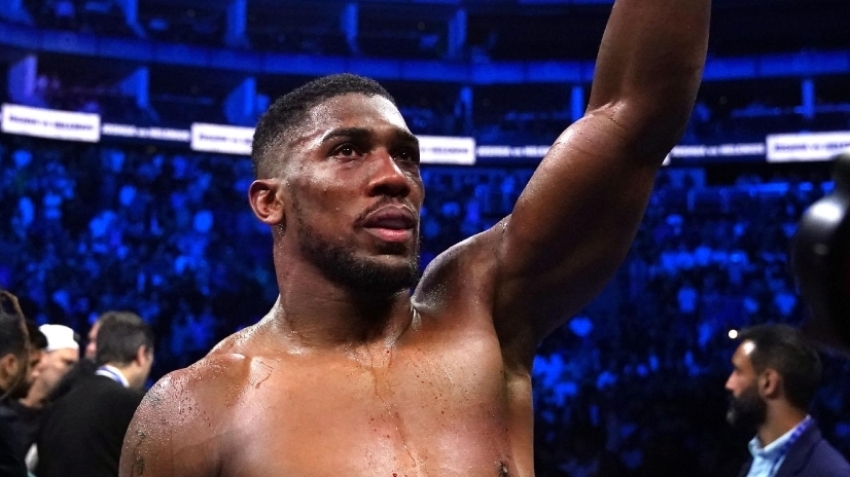 Anthony Joshua stops Francis Ngannou in the second round in Riyadh