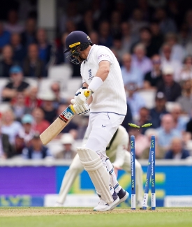 Harry Brook goes on the attack as England make most of missed Australian chances