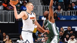 Jokic drops another 30-piece as Nuggets snap their four-game skid, Sabonis posts 20-20 in Kings win