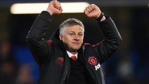 Solskjaer tells Man United to establish themselves as challengers with Premier League summit in sight