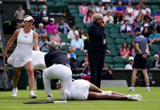 Venus Williams beaten by Elina Svitolina on Wimbledon return