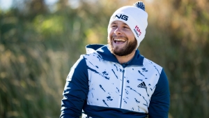 Hatton claims outright lead at Dunhill Links