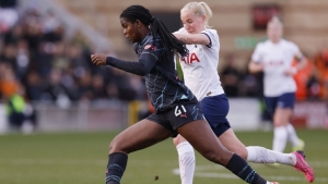 Arsenal and Manchester City both win to keep pace with WSL leaders Chelsea