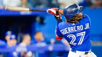 Manoah and Guerrero shine in big Blue Jays win, Harper&#039;s Phillies and Swanson&#039;s Braves stay hot