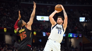 Doncic wanted &#039;to put on a show&#039; as Mavericks secure playoff spot