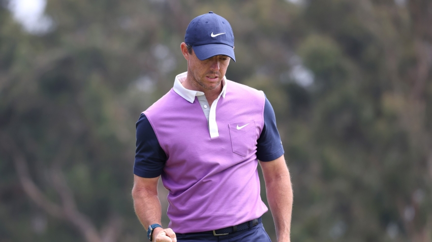 US Open: McIlroy on the charge as Johnson keeps himself in the hunt, Henley reaches the turn ahead