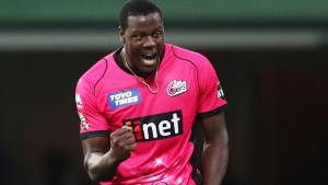 Brathwaite&#039;s 4 for 18 helps Sydney Sixers to win and top of BBL table