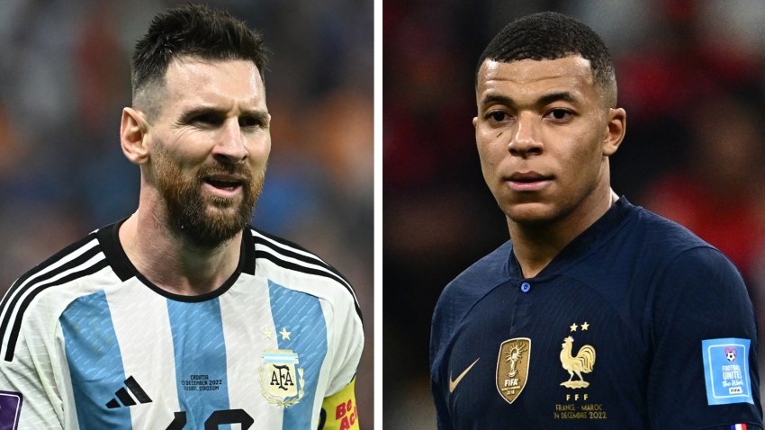 Kylian Mbappe có thật sự có khả năng so kè cùng Lionel Messi trên sân cỏ? Hãy xem qua những hình ảnh so sánh giữa hai cầu thủ này để đánh giá khả năng và sức mạnh của từng người.