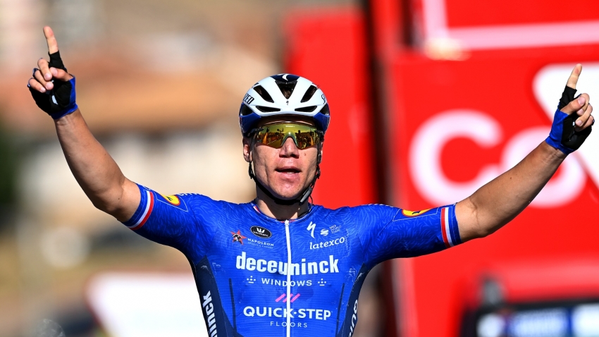 Vuelta a Espana: Jakobsen sprints to victory a year after suffering life-threatening injuries