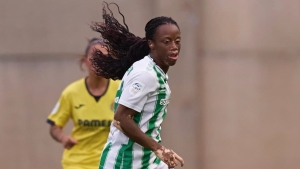 Tiffany Cameron in action for Real Betis.