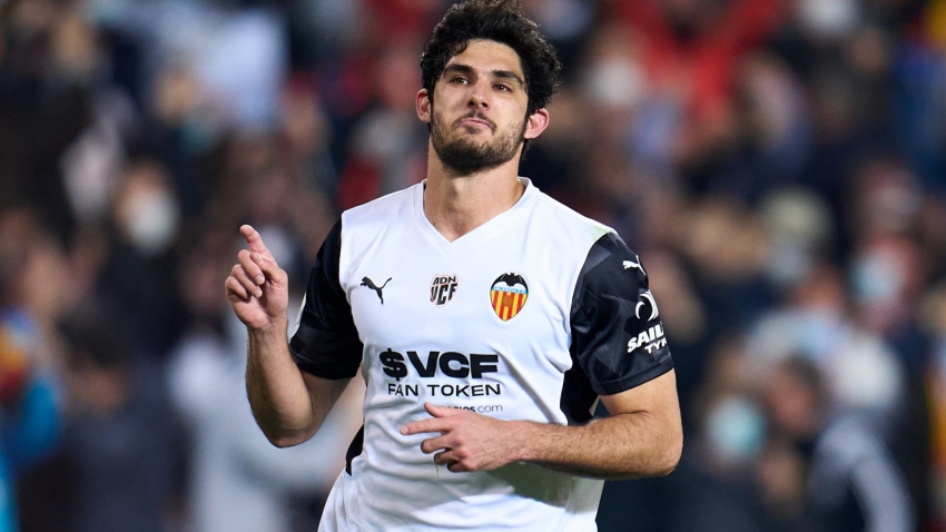 Valencia 1-0 Athletic Bilbao (2-1 agg): Guedes stunner secures Copa del Rey final spot