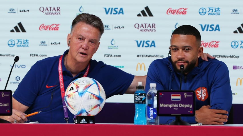 Van Gaal saddened by Di Maria criticism but healed similar rift with Depay: 'Now we kiss!'