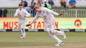 Harmer tilts Bangladesh clash in South Africa&#039;s favour on Test return