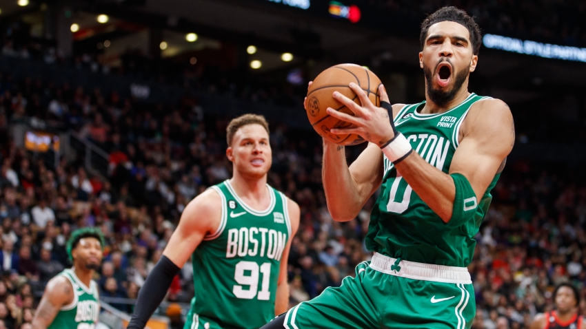 Tatum's Celtics improve league-leading record to 20-5, Harden struggles in 76ers return