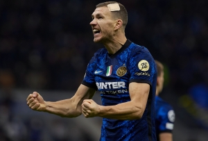 Inter 2-0 Shakhtar Donetsk: Dzeko brings up half-century as Nerazzurri close in on Champions League last 16