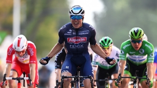 Vuelta a Espana: Elissonde takes overall lead as Philipsen edges sprint finish