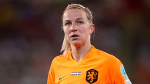 Women&#039;s Euros: Man Utd and Netherlands star Groenen isolating after COVID-19 positive