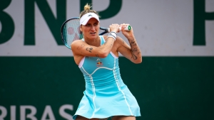 Vondrousova and Keys hold off tough tests to reach French Open third round