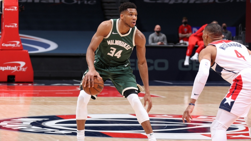 Giannis ruled out for third game in a row with knee soreness