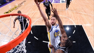 Splash Brothers deliver rare Golden State Warriors road win, Lakers move up to seventh in the West