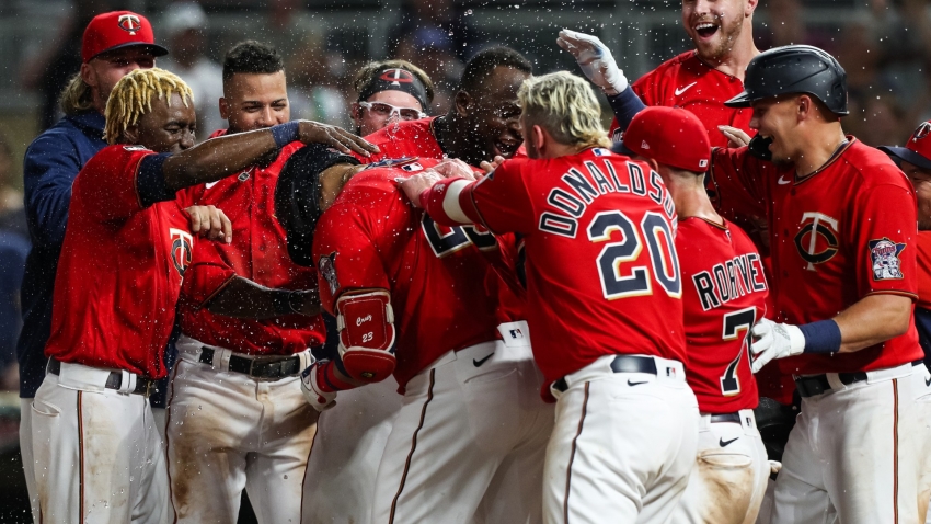 Twins hit two homers in walk off against Yankees, Red Sox and Dodgers win