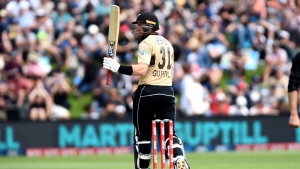 Guptill powers up as NZ hold off Australia fightback to win second T20
