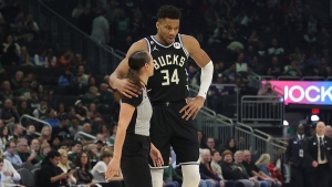 Giannis report positive after injury scare as Bucks clinch 11th straight win
