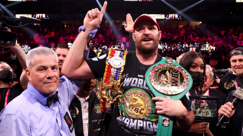 Fury ordered to defend heavyweight title against Whyte