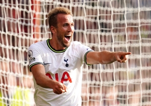 Tottenham give Harry Kane permission to fly to Munich to complete Bayern switch