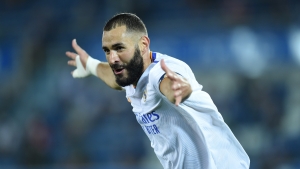 Alaves 1-4 Real Madrid: Benzema at the double in winning start for Ancelotti