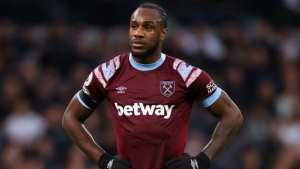 Michail Antonio hits out at snus usage in England; Jamaican hot-shot admits a head-spinning experience with the tobacco pouch